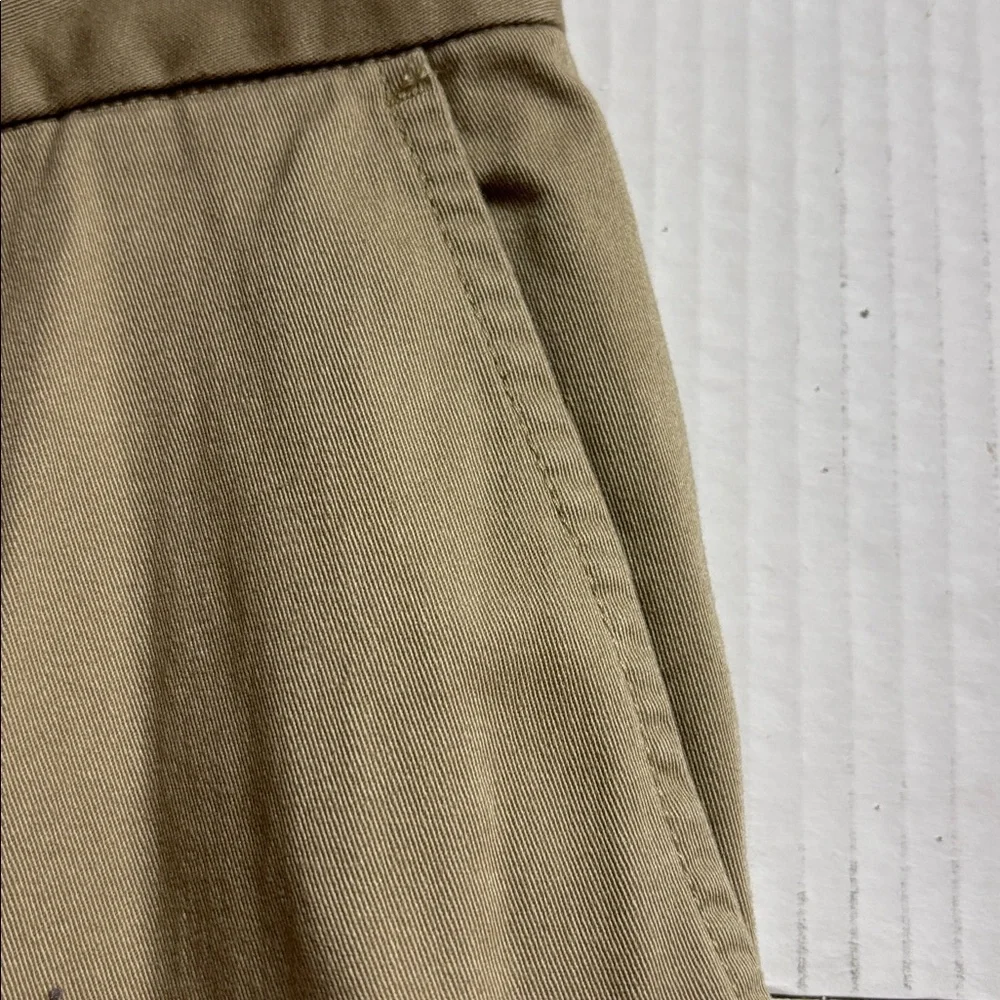 St. John's Bay Men's Khaki Chinos Classic Fit Flat Front Easy Care  NWT 34 X 30